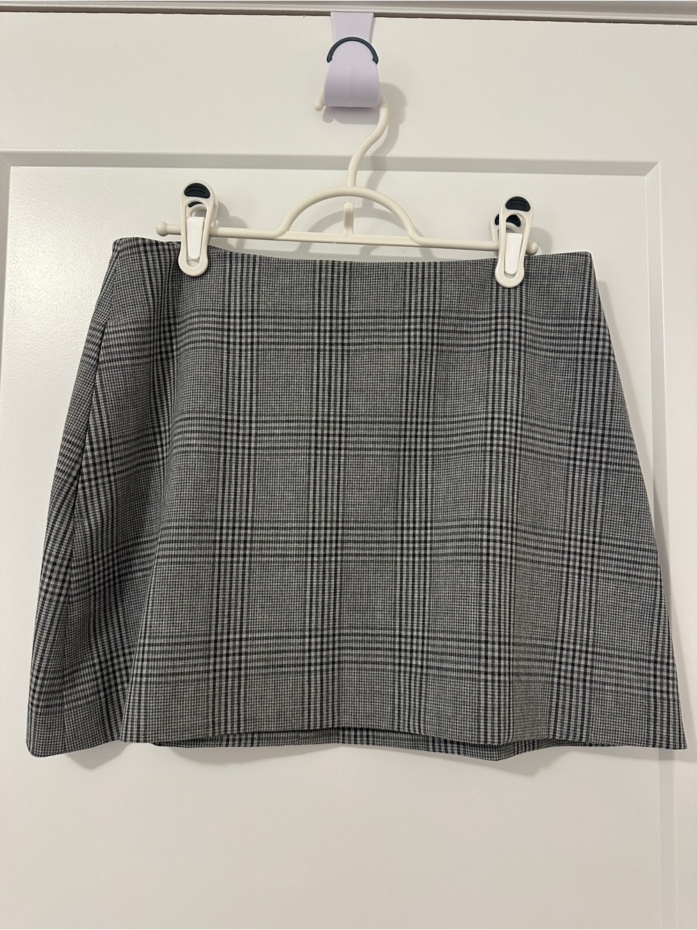 Aritzia Wilfred Classic Mini Skirt Black Gray Plaid Size 8 Women’s